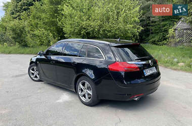 Универсал Opel Insignia 2011 в 