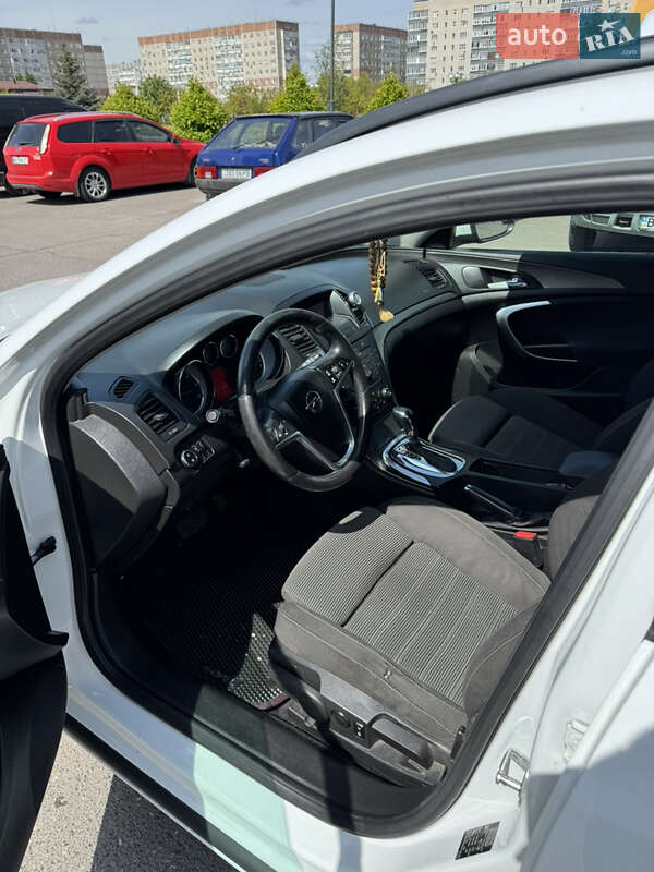 Універсал Opel Insignia 2010 в Вараші