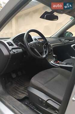Универсал Opel Insignia 2015 в 