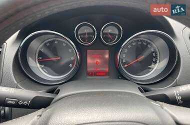 Лифтбек Opel Insignia 2010 в 