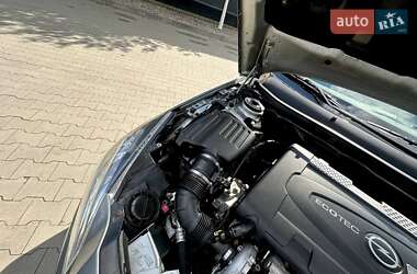 Лифтбек Opel Insignia 2013 в 