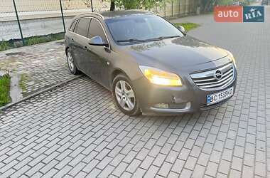 Универсал Opel Insignia 2010 в Городке