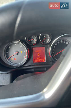 Лифтбек Opel Insignia 2010 в 