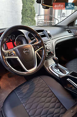 Седан Opel Insignia 2009 в 