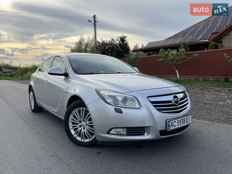 Седан Opel Insignia 2009 в Ковелі