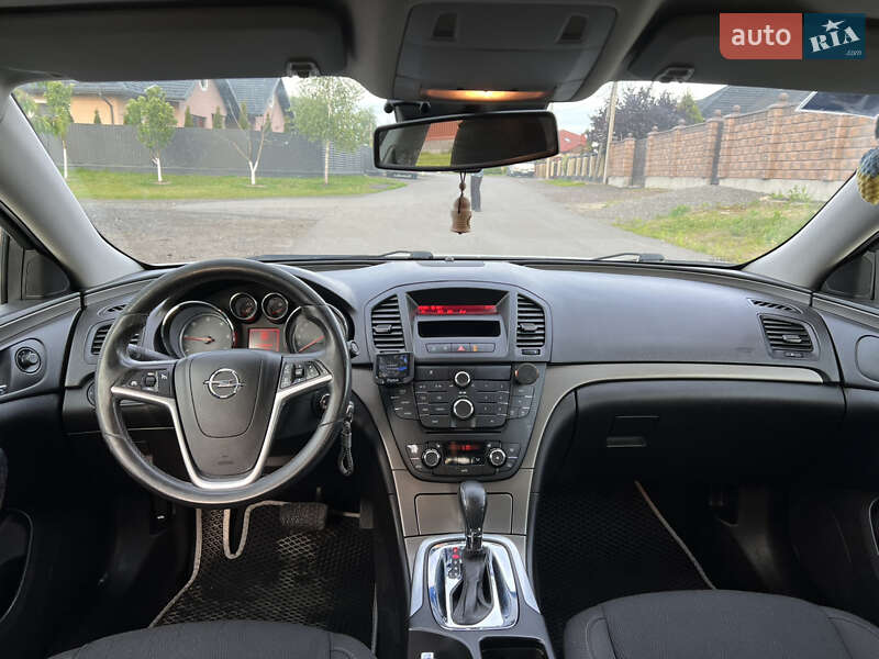 Седан Opel Insignia 2009 в Ковелі