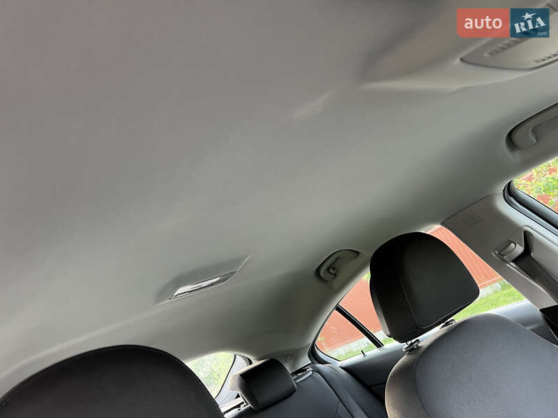 Седан Opel Insignia 2009 в Ковелі