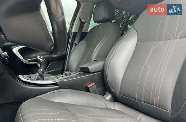 Универсал Opel Insignia 2012 в 