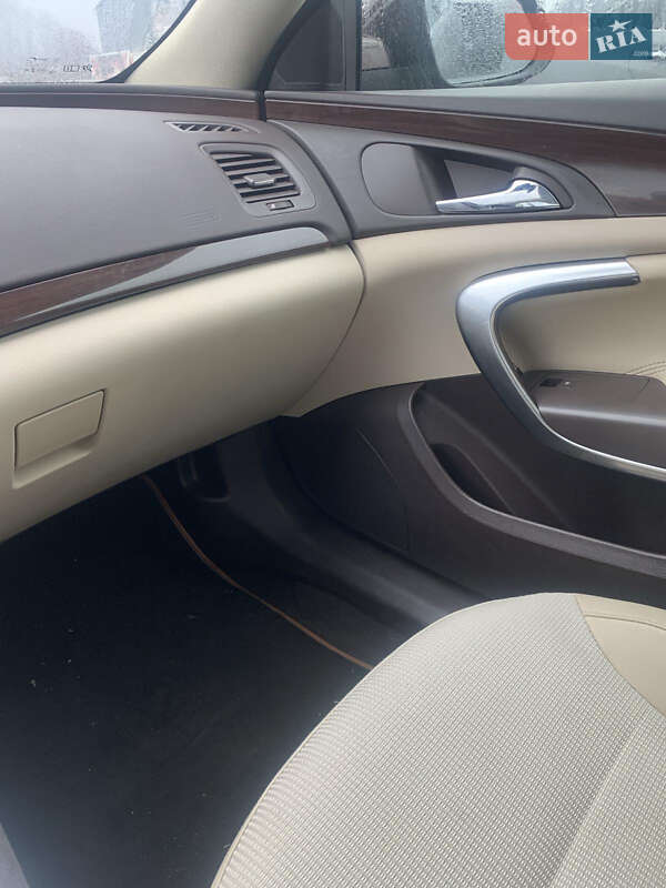 Универсал Opel Insignia 2011 в Черновцах