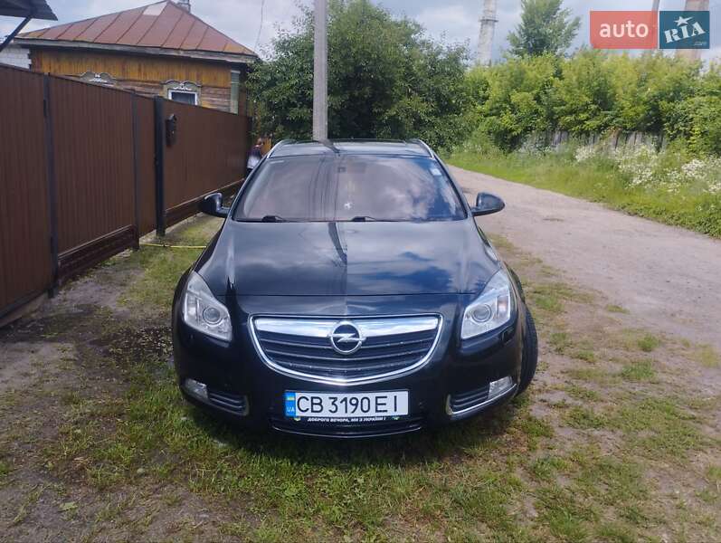 Универсал Opel Insignia 2012 в 