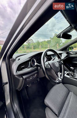 Универсал Opel Insignia 2021 в 
