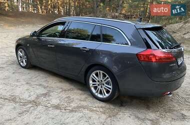 Универсал Opel Insignia 2010 в 