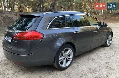 Универсал Opel Insignia 2010 в 