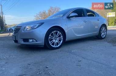 Седан Opel Insignia 2010 в Києві