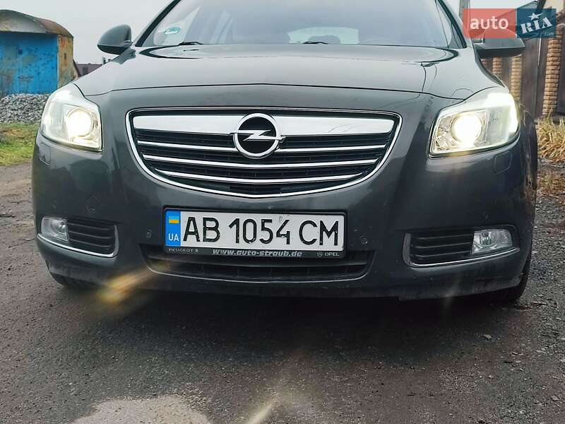 Универсал Opel Insignia 2013 в 