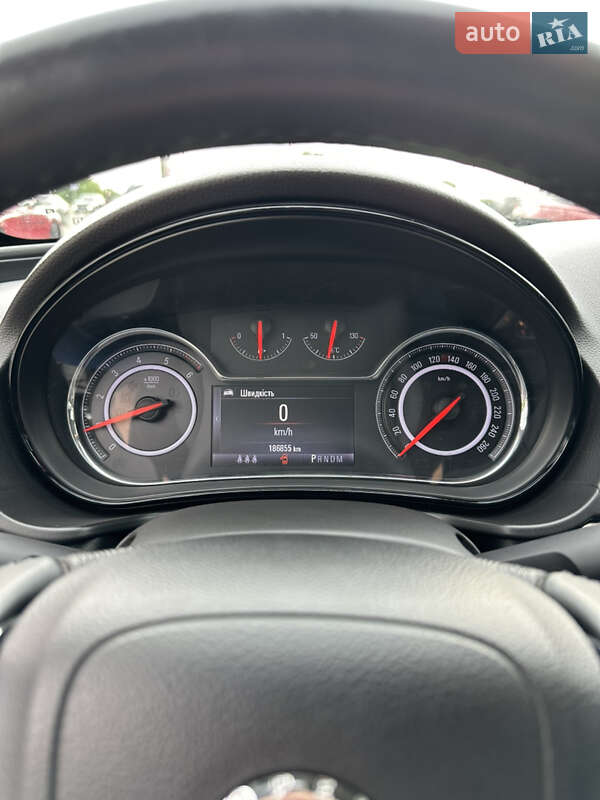 Седан Opel Insignia 2015 в Києві