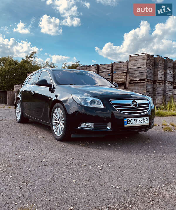 Универсал Opel Insignia 2011 в Золочеве
