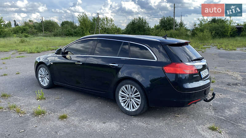 Универсал Opel Insignia 2011 в Золочеве