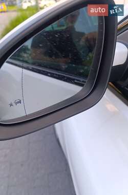 Универсал Opel Insignia 2015 в 