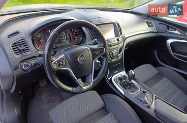 Универсал Opel Insignia 2015 в 