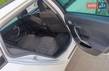 Универсал Opel Insignia 2015 в 