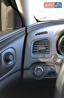 Універсал Opel Insignia 2010 в 