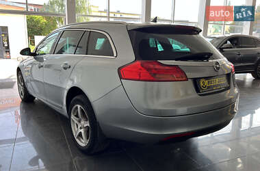 Универсал Opel Insignia 2010 в 