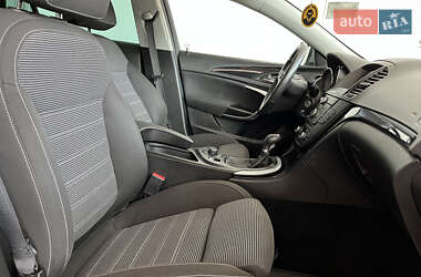 Универсал Opel Insignia 2010 в 
