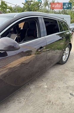 Универсал Opel Insignia 2013 в 