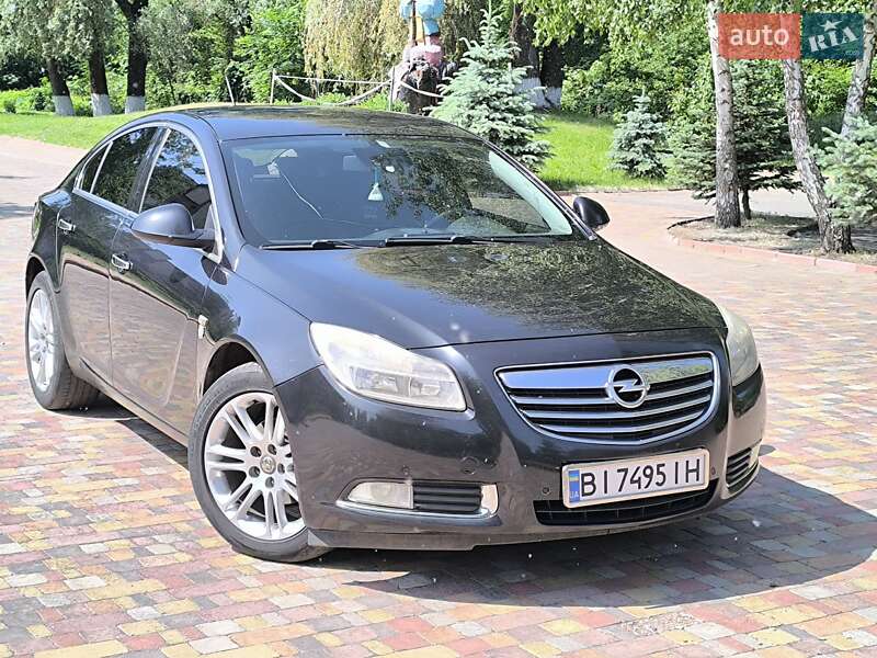 Ліфтбек Opel Insignia 2010 в Миргороді