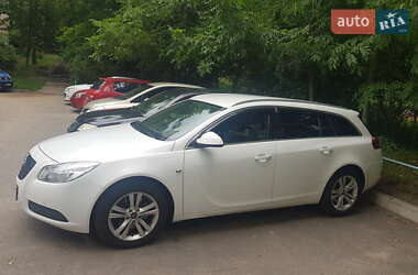 Универсал Opel Insignia 2012 в 