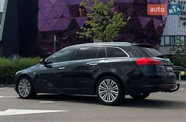 Универсал Opel Insignia 2013 в 