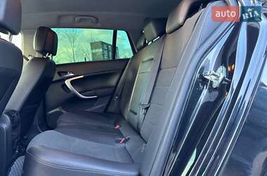Универсал Opel Insignia 2013 в 