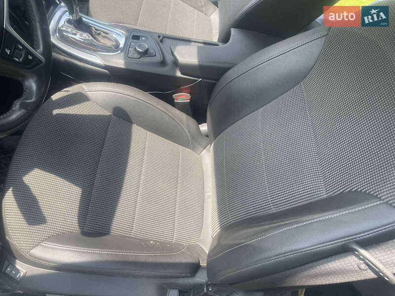 Универсал Opel Insignia 2013 в Сваляве