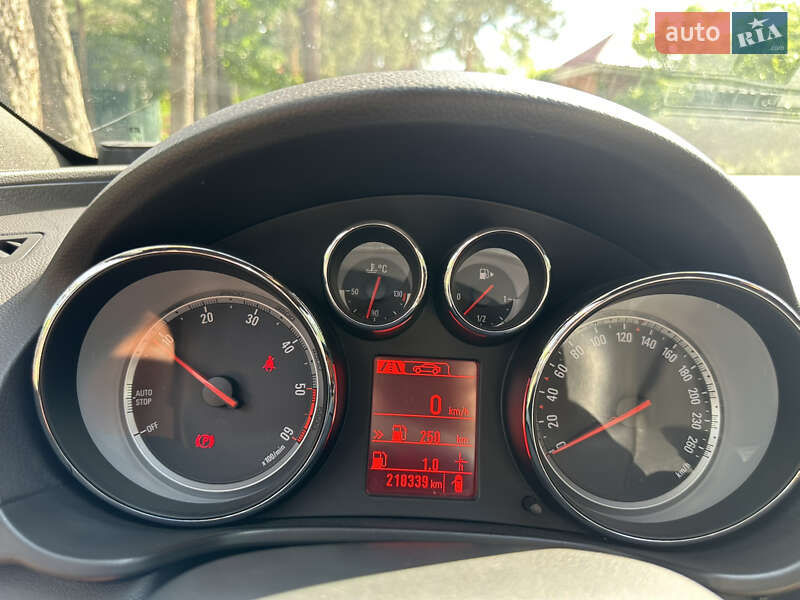 Универсал Opel Insignia 2012 в Киеве