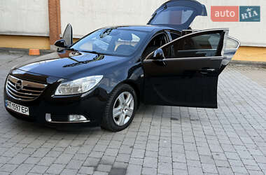 Лифтбек Opel Insignia 2010 в 