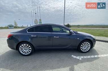 Седан Opel Insignia 2009 в 