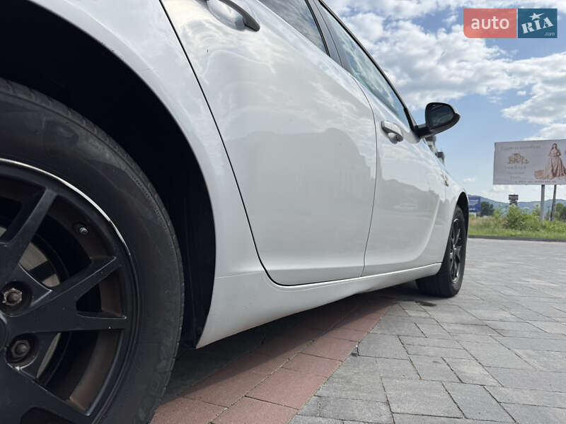 Универсал Opel Insignia 2015 в Хусте