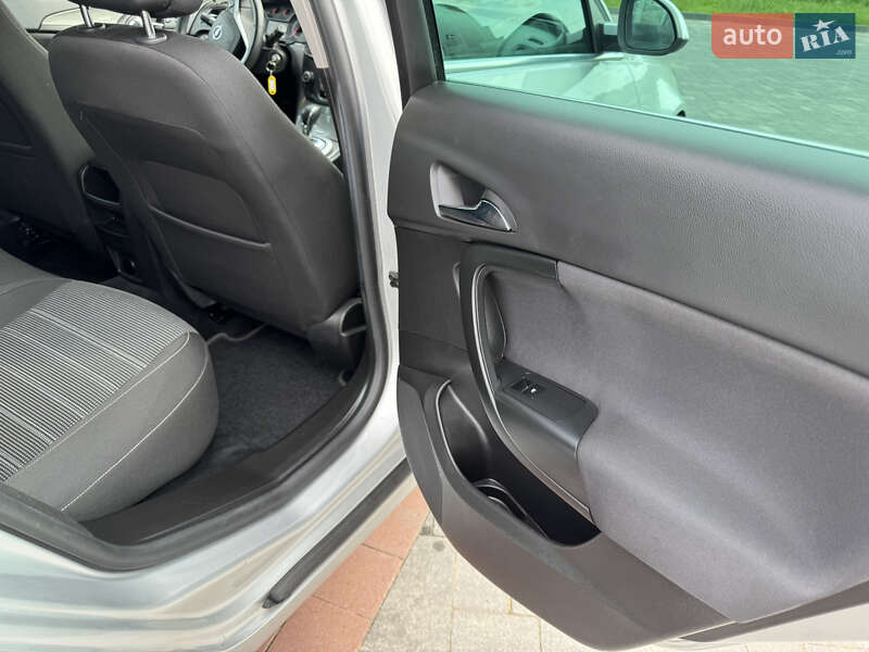 Универсал Opel Insignia 2015 в Хусте