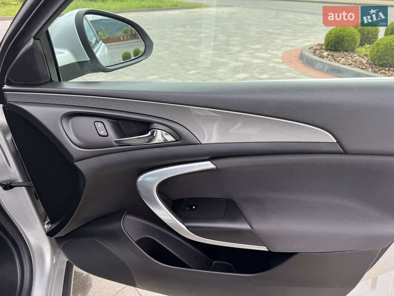 Универсал Opel Insignia 2015 в Хусте