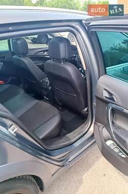 Универсал Opel Insignia 2015 в 