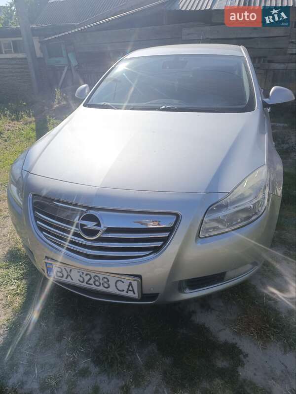 Седан Opel Insignia 2010 в 