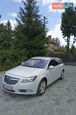 Универсал Opel Insignia 2011 в Староконстантинове