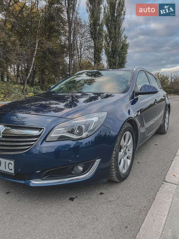 Универсал Opel Insignia 2014 в Бурштыне