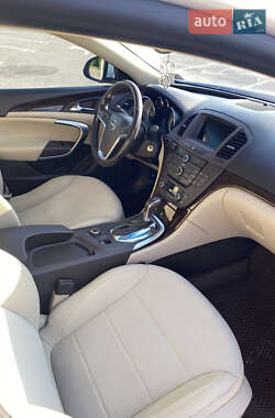 Универсал Opel Insignia 2013 в 