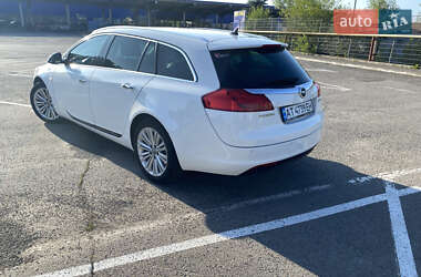Универсал Opel Insignia 2013 в 