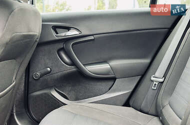 Универсал Opel Insignia 2009 в 