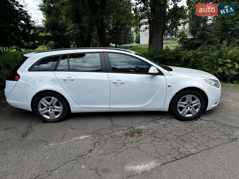 Універсал Opel Insignia 2013 в Києві