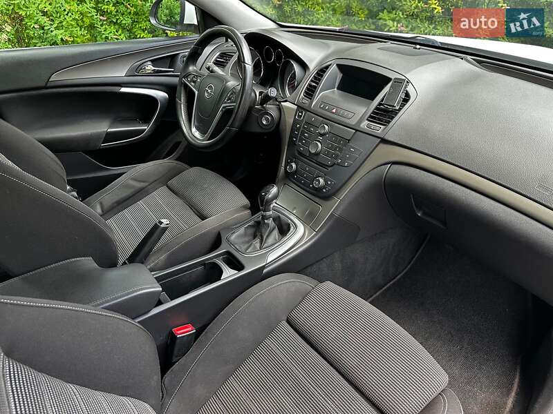 Універсал Opel Insignia 2013 в Києві