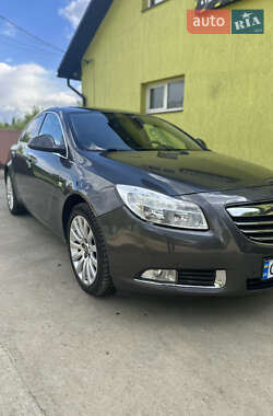 Седан Opel Insignia 2009 в Сторожинце